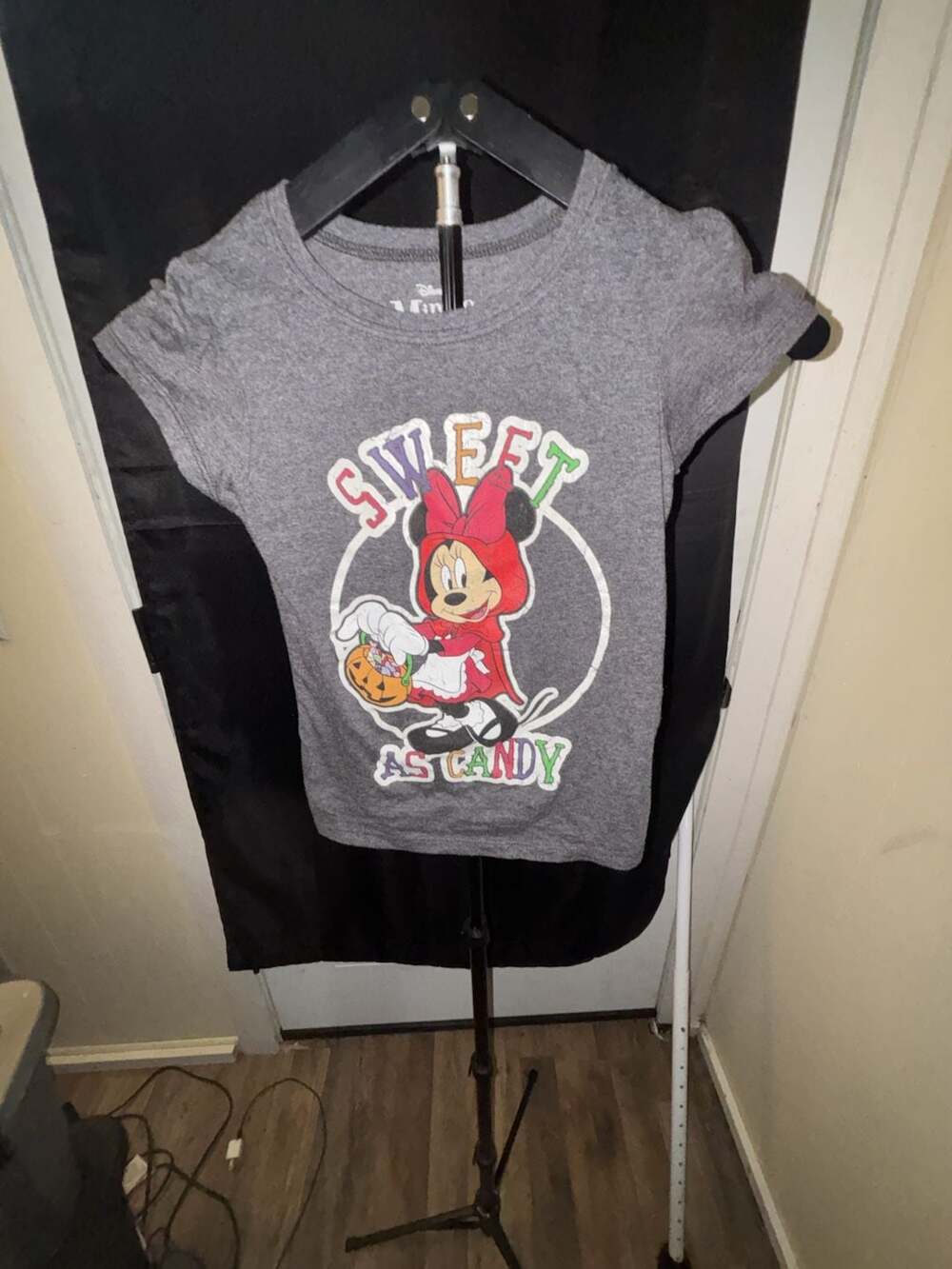 Disney Minnie Mouse Sweet As Candy Halloween T-Shirt Size M 7/8 Gray